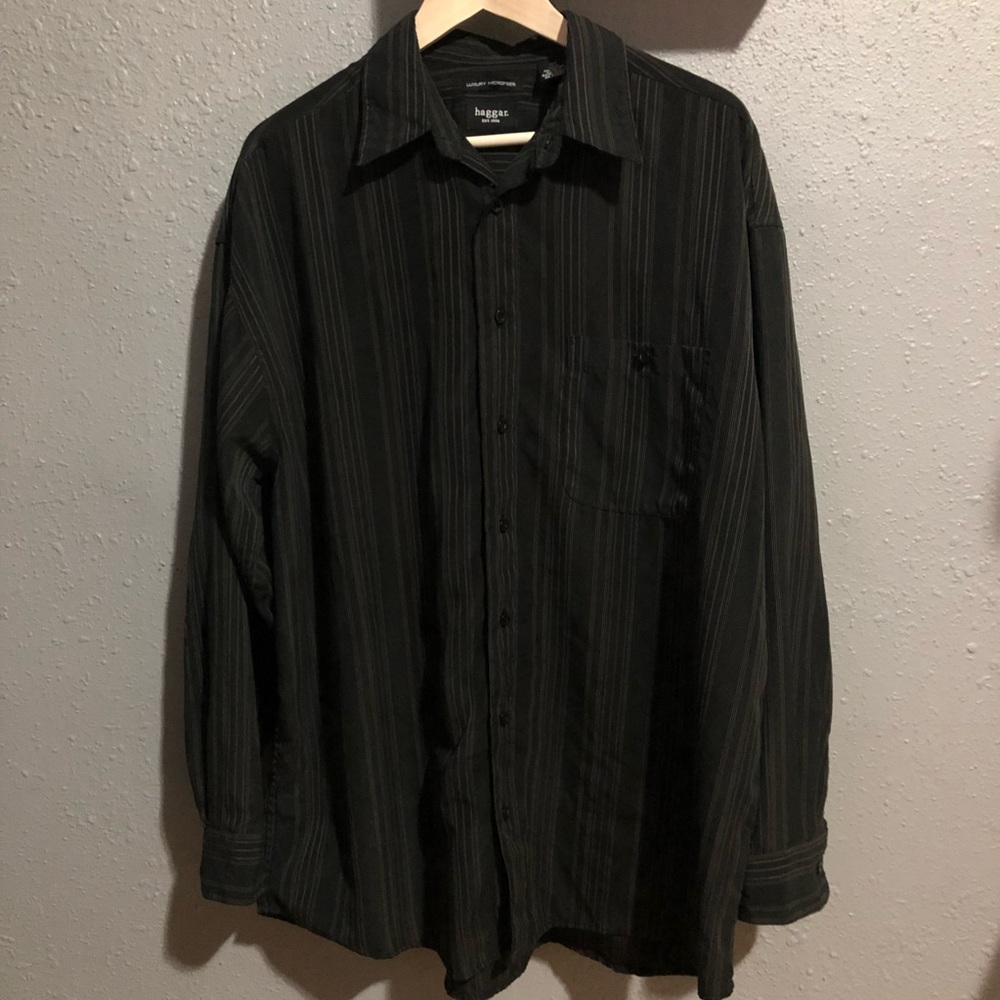 🔥5/$10 Sale Black and Gray Pinstripe Shirt